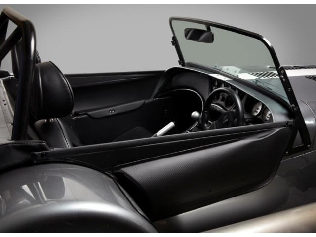 SV HALF SIDESCREEN INC ARMRESTS - CARBON VINYL